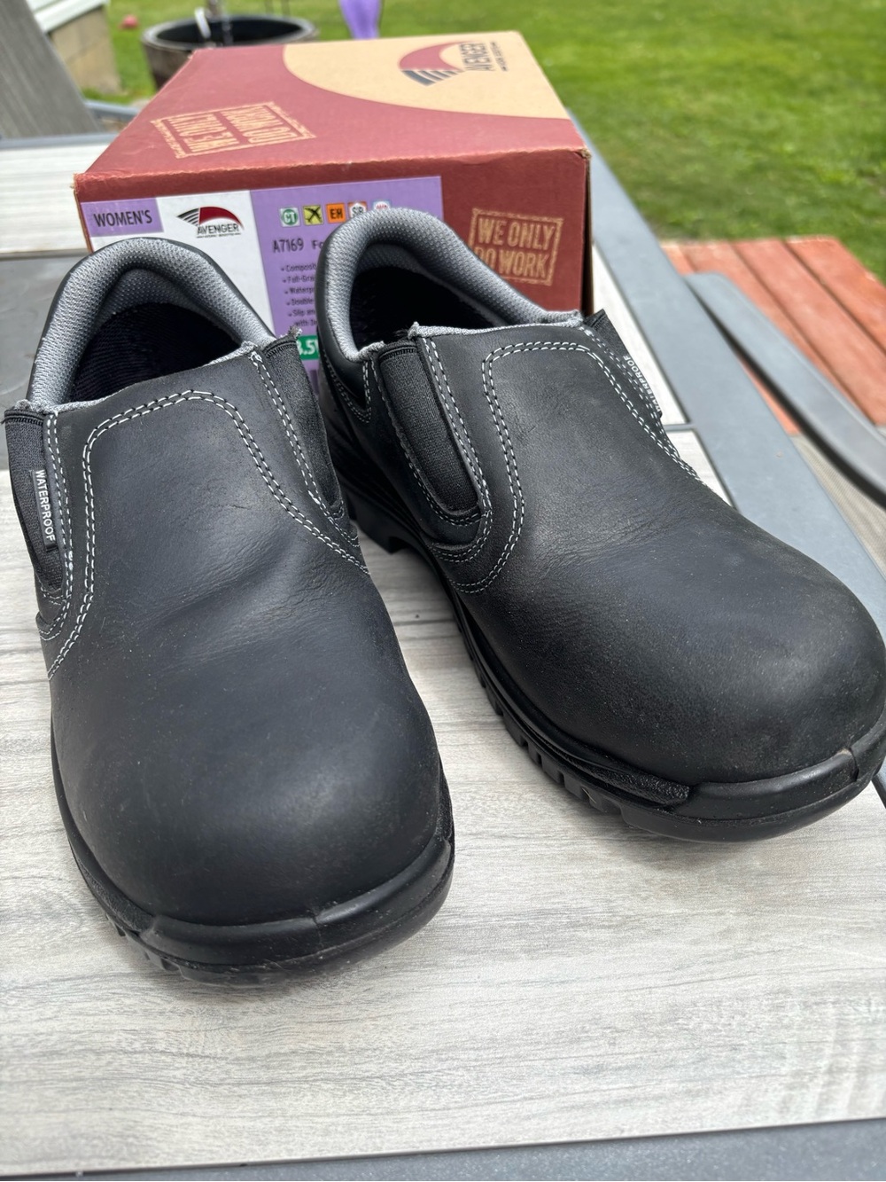 Women’s Avenger Black Slip-On Composite Toe Safety Work Loafers 8.5 Wide